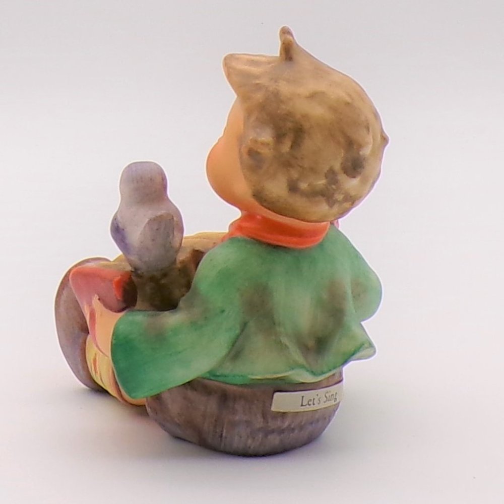 Hummel (Accordian Boy) Figurine "Let's Sing" - Picture 7 of 14